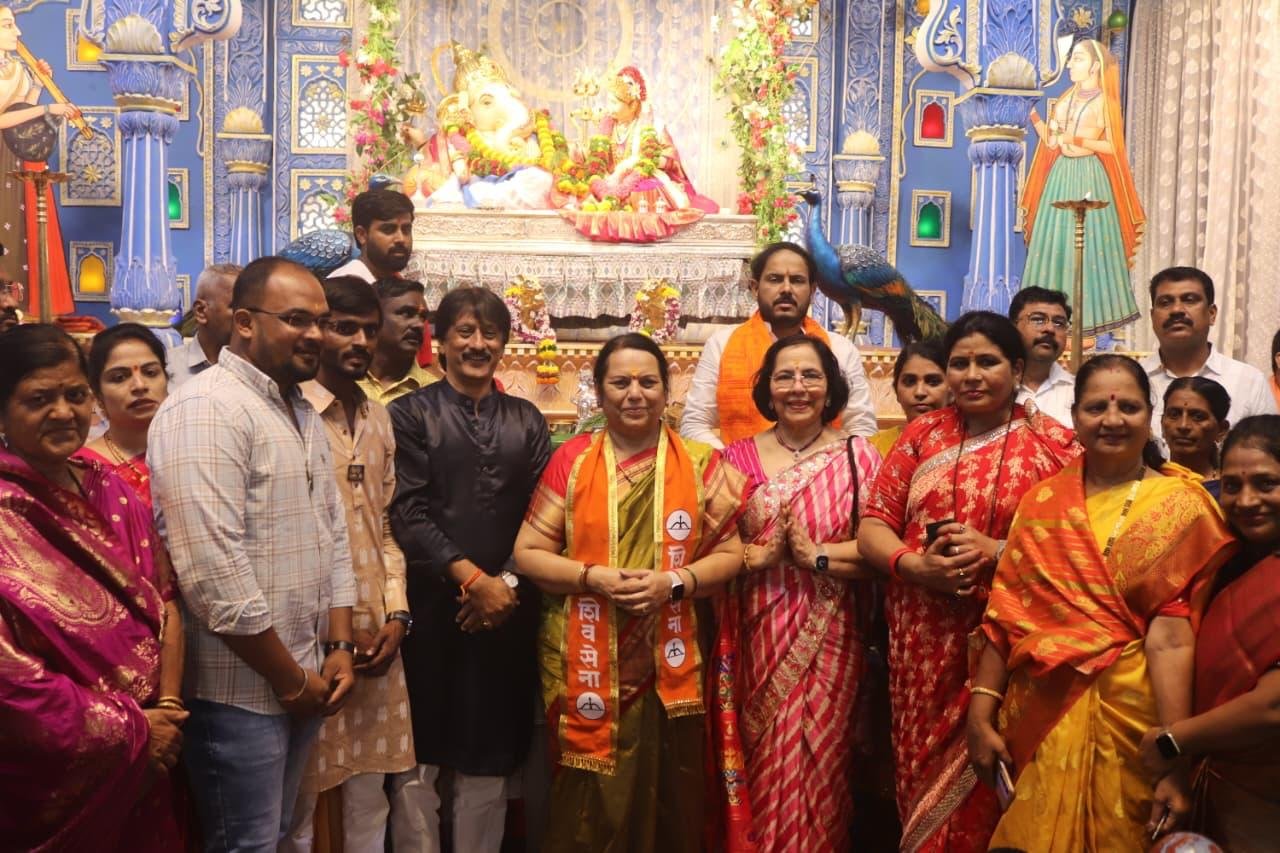 शिवसेना नेत्या तथा उपसभापती डॉ. नीलम गोऱ्हे यांचा पुणे गणेश वंदन दौरा*  *”सार्वजनिक गणेशोत्सव ही लोकमान्य टिळकांची प्रेरणादायी परंपरा आहे; समाजसेवा व भक्तिभावाचा अद्वितीय संगम” — डॉ. नीलम गोऱ्हे*