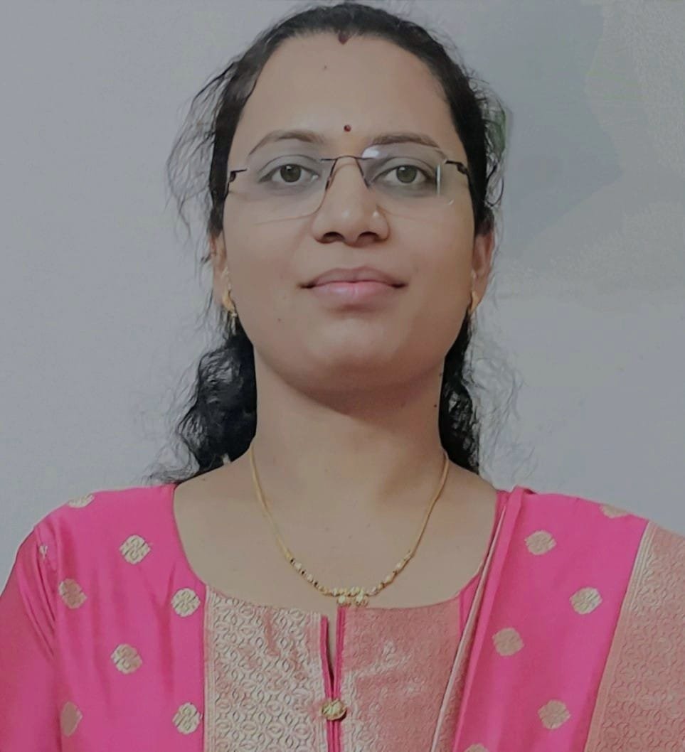 “कौटुंबिक जबाबदाऱ्या सांभाळत SET परीक्षेत यश – सौ. सुवर्णा वाघ यांचा आदर्श!”