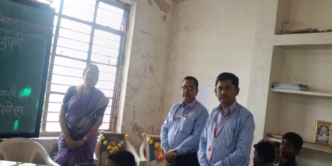 सावित्रीबाई फुले विद्यालयात अण्णाभाऊ साठे जयंती व लोकमान्य टिळक पुण्यतिथी साजरी