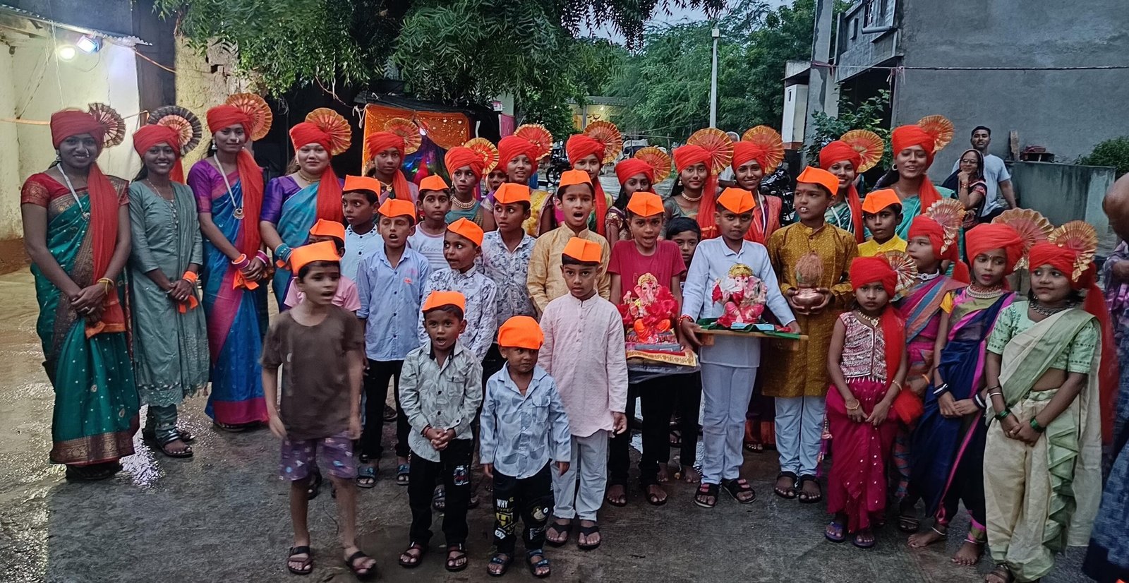 पोलिसांच्या आवाहनाला भडणे गावाचा प्रतिसाद – शांततेत व पारंपारिक पद्धतीने गणरायाचे विसर्जन