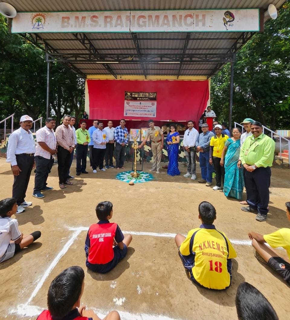 कबड्डी स्पर्धेत रा.धो. माध्यमिक विद्यालय व महात्मा गांधी विद्यालय विजयी.(खेळाडूंनी जय व पराजय पचवावा- पीआय उद्धव ढमाले