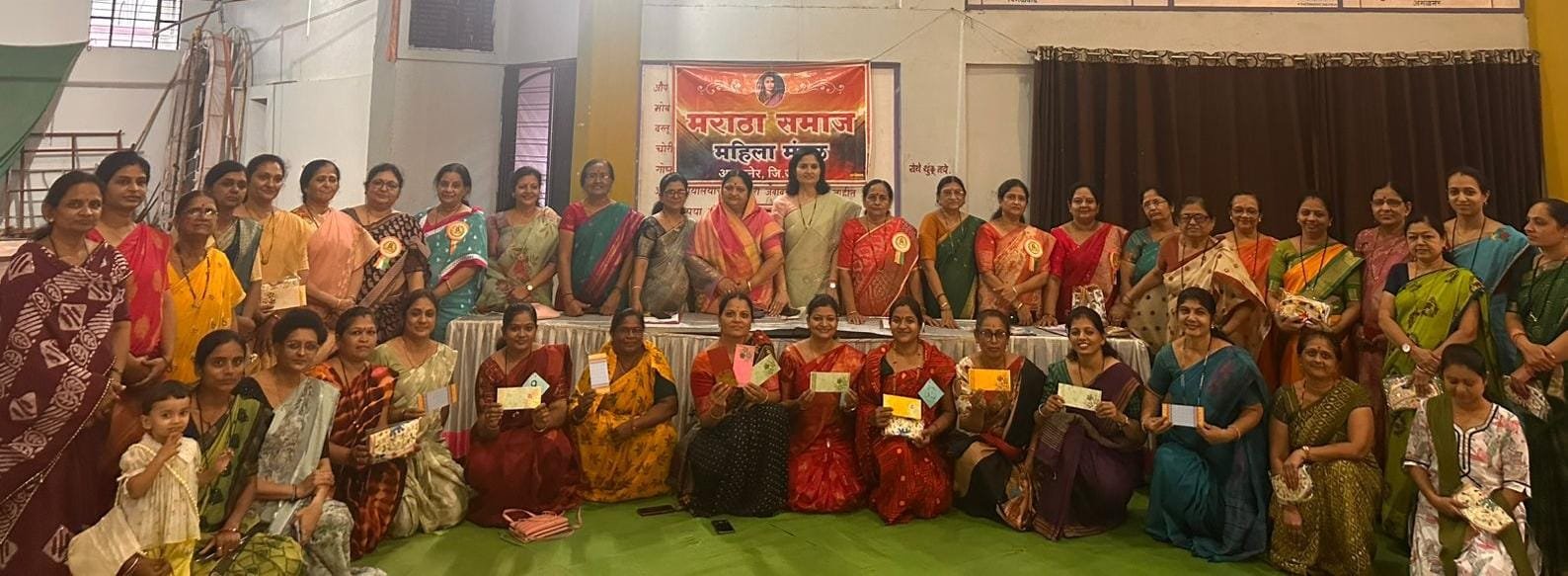 मराठा महिला मंडळाच्या स्पर्धांत सुरेखा खैरनार व अश्विनी गरुड यांचा जलवा   अमळनेरमध्ये मराठा महिला मंडळाच्या रंगतदार स्पर्धा यशस्वीरीत्या संपन्न