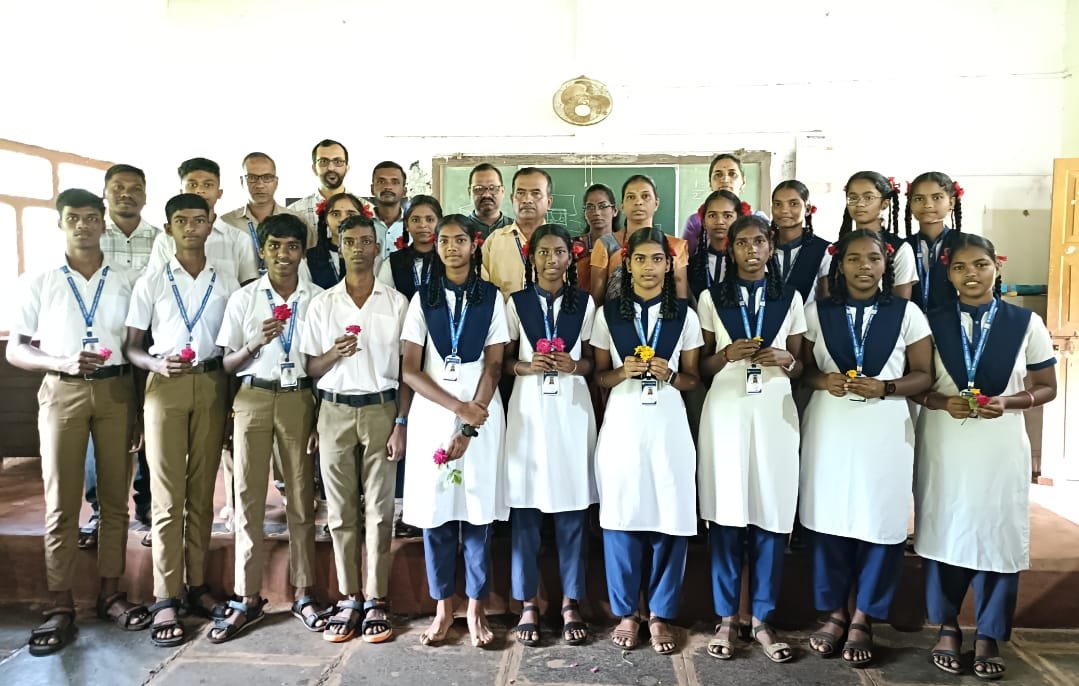 दि मॉडेल इंग्लिश स्कूल सैतवडे च्या मुलांचा व मुलींचाही डॉजबॉल स्पर्धेतील संघ जिल्हास्तरावर प्रथम