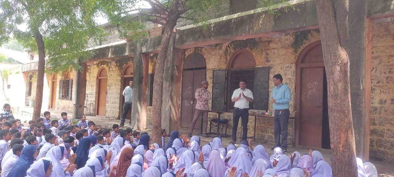 प्रयोगातून विज्ञानाचा जादुई प्रवास – मिल के चलो असोसिएशनचा उपक्रम