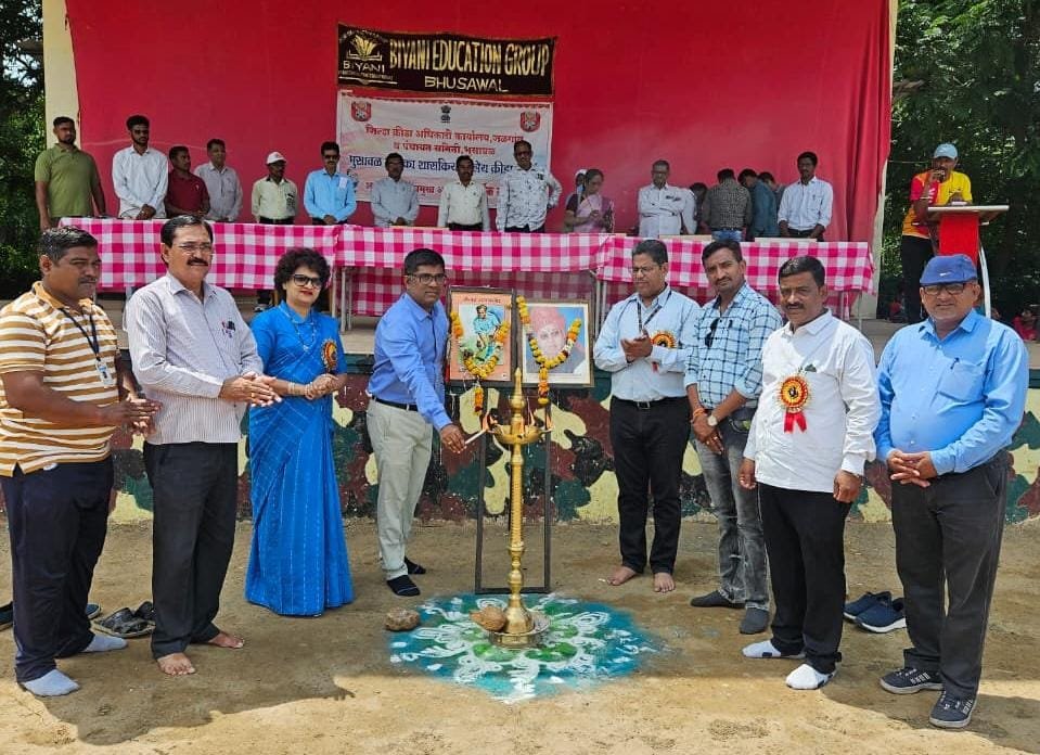 भुसावळमध्ये 17 वर्षाखालील शालेय कबड्डी स्पर्धेचे थाटात उद्घाटन – बियाणी पब्लिक स्कूल विजयी, महाराणा प्रताप विद्यालय उपविजेते   ,  “मोबाईलच्या युगात देशी खेळासाठी एवढे खेळाडू मैदानावर उतरणे ही अभिमानाची बाब” – उद्घाटक डॉ. सचिन पानझडे यांचे मार्गदर्शन