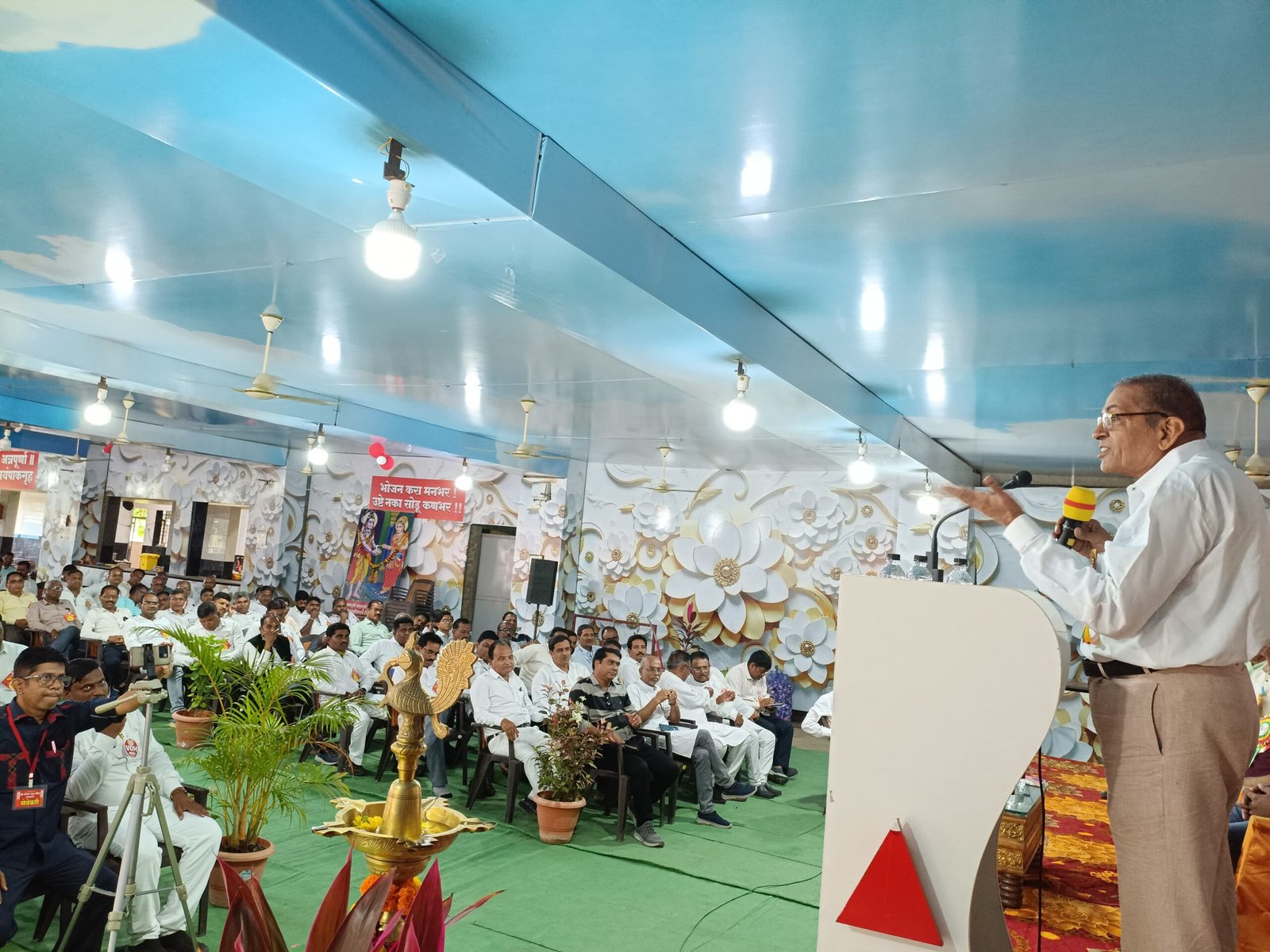 पत्रकार हा लोकशाहीचा अदृश्य खांब – अरुण भाई गुजराथी,  अमळनेरात व्हॉइस ऑफ मीडियाचे राज्यस्तरीय कॅडर उत्साहात सुरू..