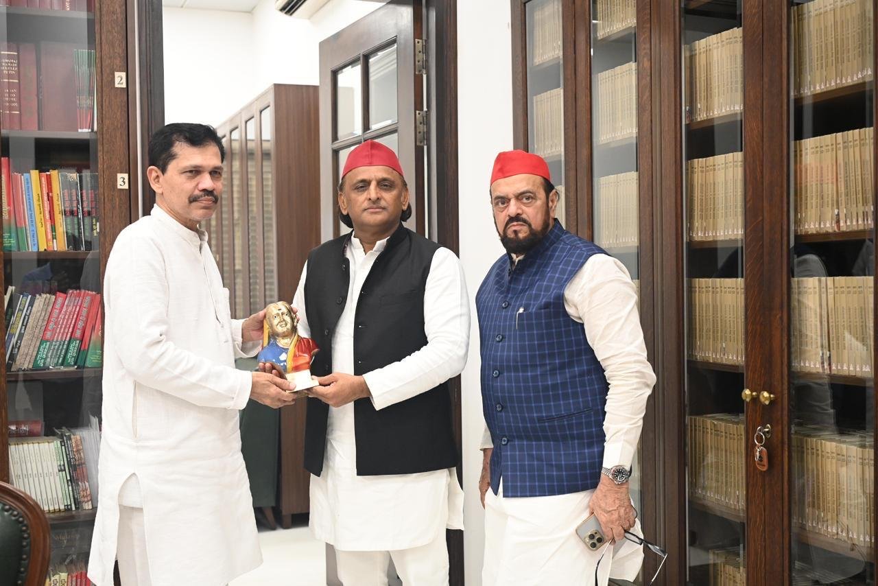 भाजपला रोखण्यासाठी समाजवादी अजेंडा आवश्यक – अखिलेश यादव