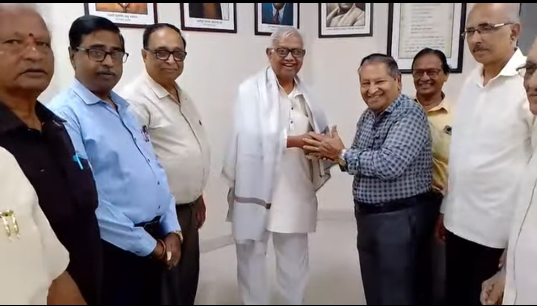 जनजातीचे उत्थान हेच स्मारकाचे उद्दिष्ट – प्रा. आर. एन. महाजन :  धरणगाव हेरिटेज वाॅक गृपची खाजाजी नाईक स्मारकाला भेट :