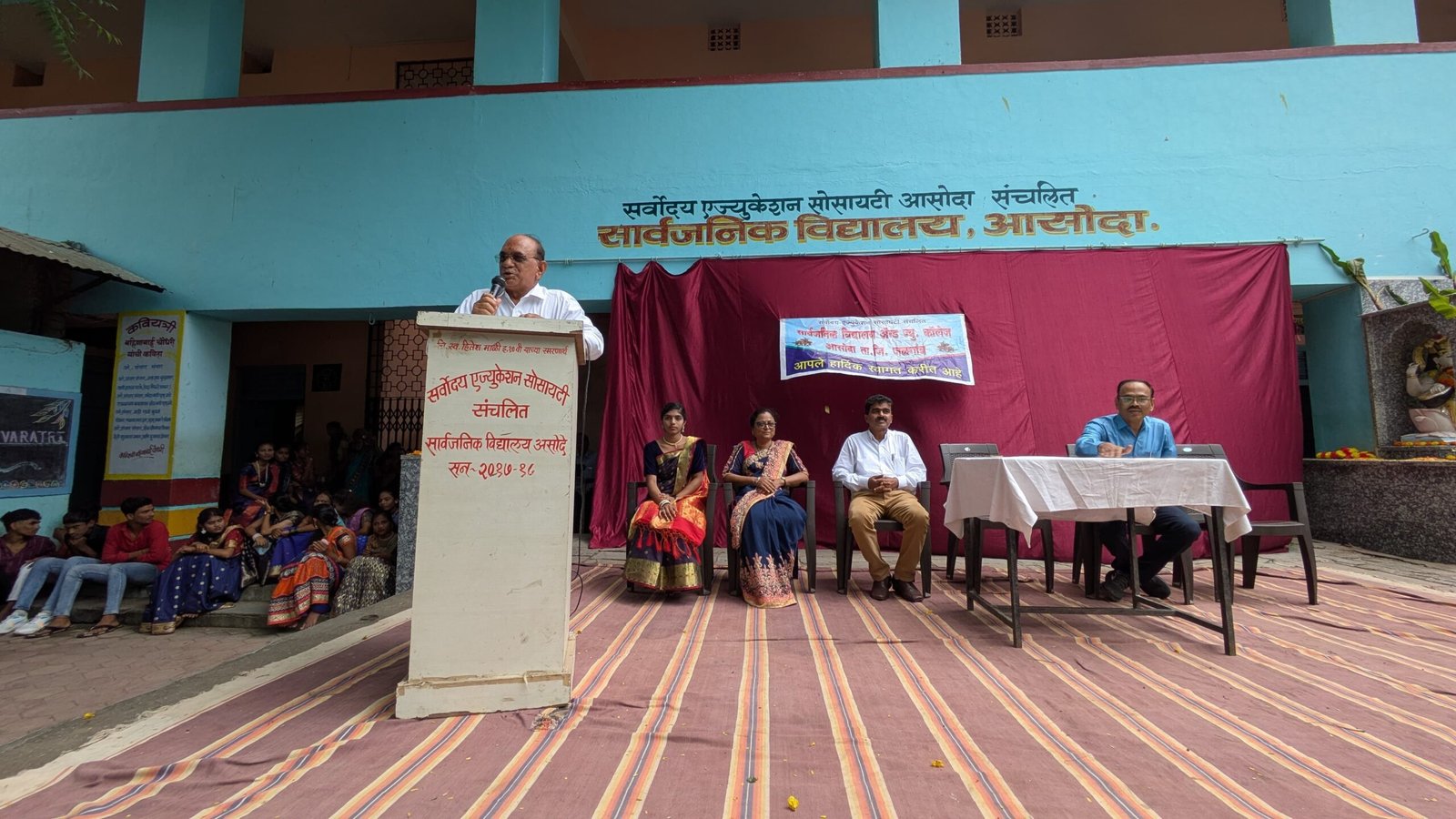 शालेय जीवनापासून स्वावलंबी बना व ध्येय निश्चित करा*- प्राचार्य नंदकुमार भारंबे