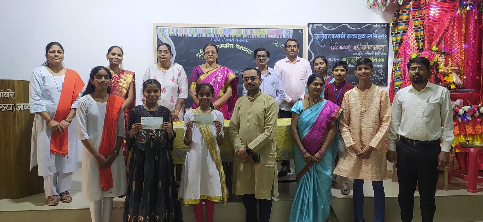 पालक–विद्यार्थ्यांच्या संयुक्त सहभागातून ‘नवदुर्गा संस्कार धारा’ स्तोत्र पठण स्पर्धा* नवरात्रीत पालक–विद्यार्थ्यांनी अनुभवला स्तोत्रांचा संस्कारमय गजर