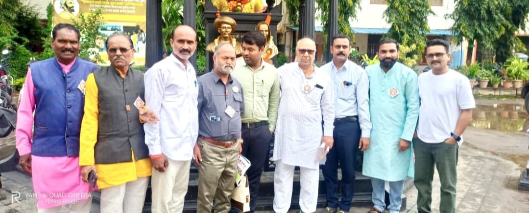 धरणगावातील सत्यशोधक झाले ऐतिहासिक क्षणाचे साक्षीदार !….  डॉ. बाबा आढाव यांना सत्यशोधक शिक्षक पुरस्कार प्रदान !….