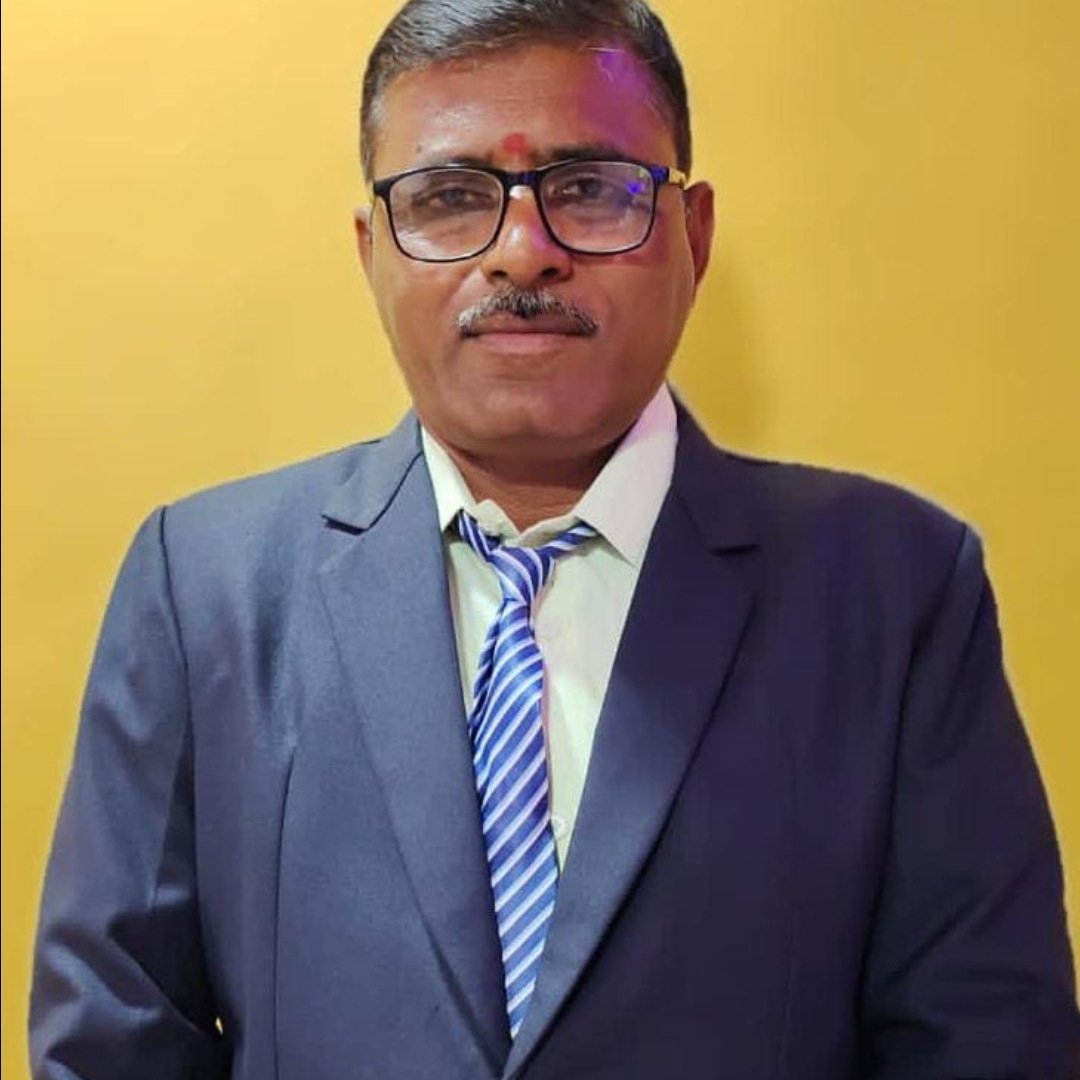 सामाजिक बांधिलकी जोपासणारे नेतृत्व : कर्तृत्व आणि दातृत्वाचा संगम – डॉ. मनिलाल रतिलाल शिंपी   मराठी लाईव्ह न्युजच्या सहाव्या वर्धापन दिनानिमित्त आयोजित “सन्मान कर्तृत्वाचा 2025” या सोहळ्यात पुरस्कार’ प्रदान