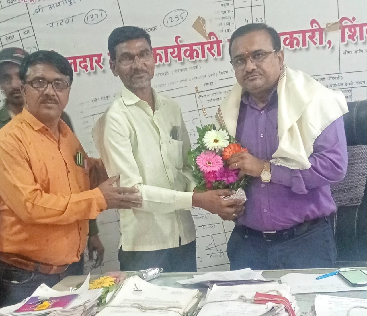 शिंदखेडा तहसीलदार नितीन देवरे यांचा पोलीस पाटील संघातर्फे सत्कार,,,,,