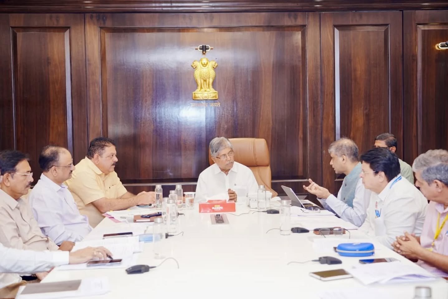 उच्च व तंत्र शिक्षण मंत्री चंद्रकांत पाटील यांच्या अध्यक्षतेखाली विधानमंडळाच्या सन २०२५ च्या हिवाळी अधिवेशनातील संभाव्य कामकाजाची आढावा बैठक संपन्न*