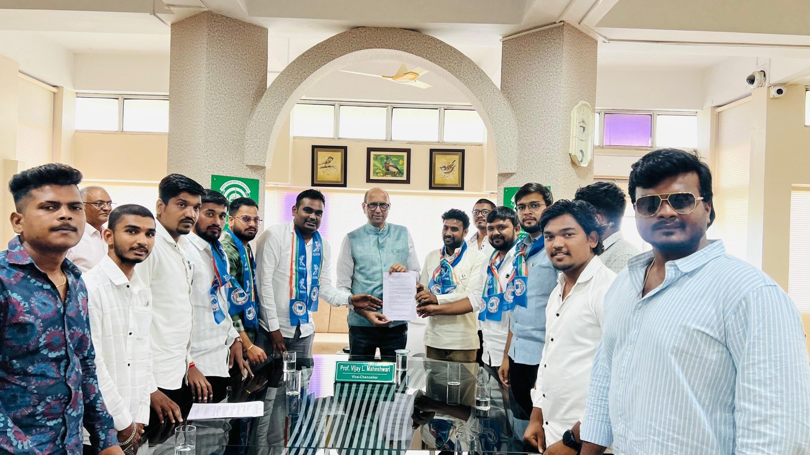 विद्यार्थ्यांच्या शैक्षणिक व प्रशासकीय अडचणींबाबत NSUI महाराष्ट्र प्रदेशतर्फे कुलगुरूंना निवेदन