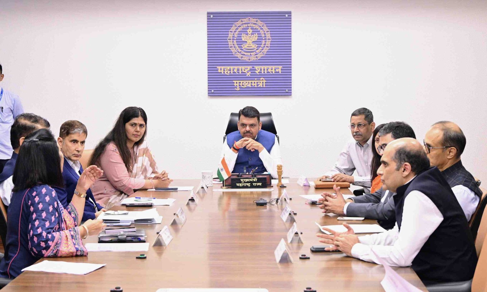 फेब्रुवारीमध्ये जागतिक स्तरावरील ‘मुंबई क्लायमेट वीक’चे मुंबईत आयोजन  मुख्यमंत्री देवेंद्र फडणवीस यांची घोषणा.  १७ ते १९ फेब्रुवारी २०२६ या कालावधीत आयोजन. तीसहून अधिक देशांमधील अभ्यासक, पर्यावरण तज्ज्ञ, आणि धोरणकर्त्यांचा समावेश.