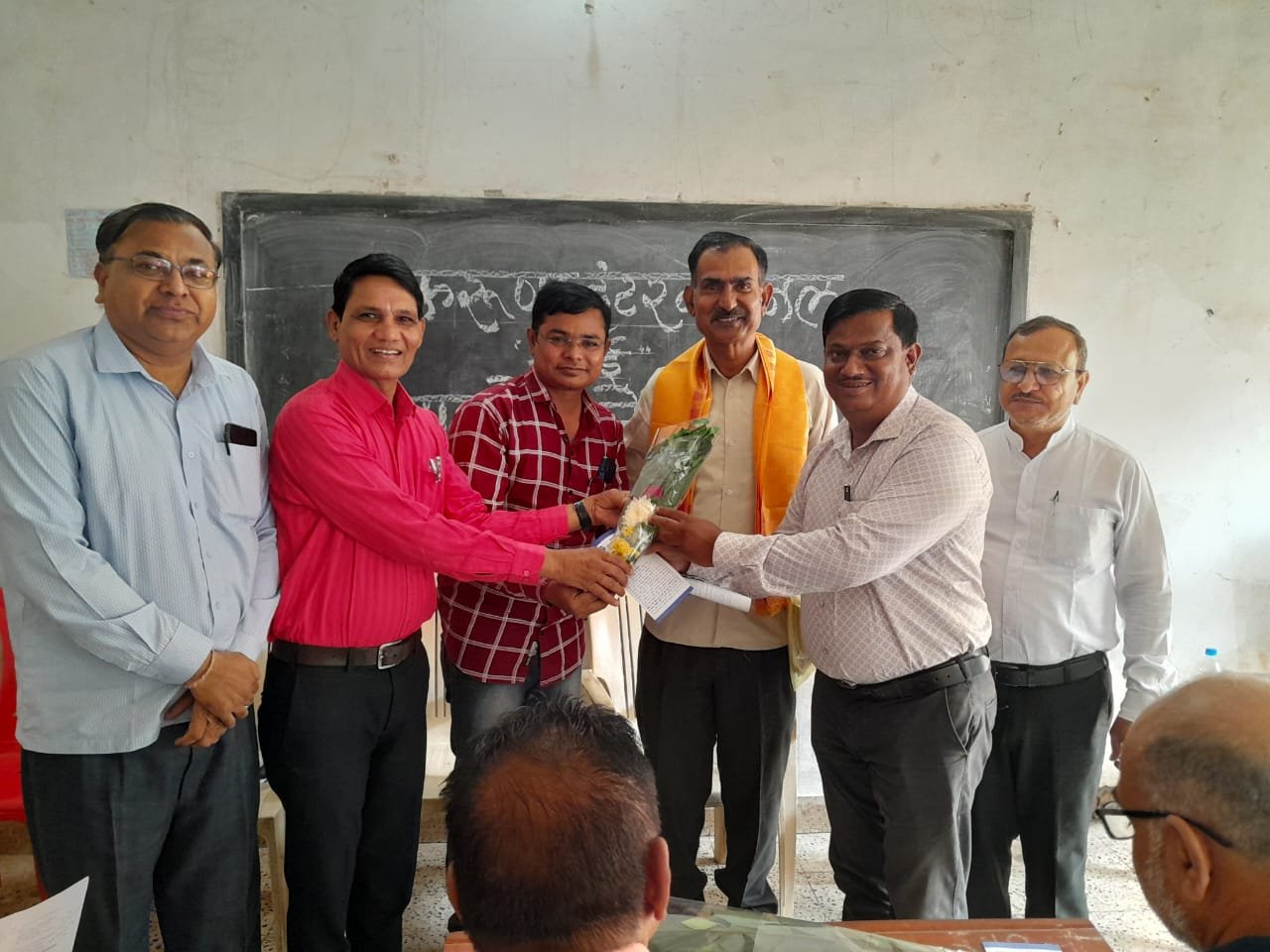 “करुणेचा संदेश शाळांपर्यंत — अमळनेरमध्ये करुणा क्लबची एकदिवसीय सहविचार सभा”