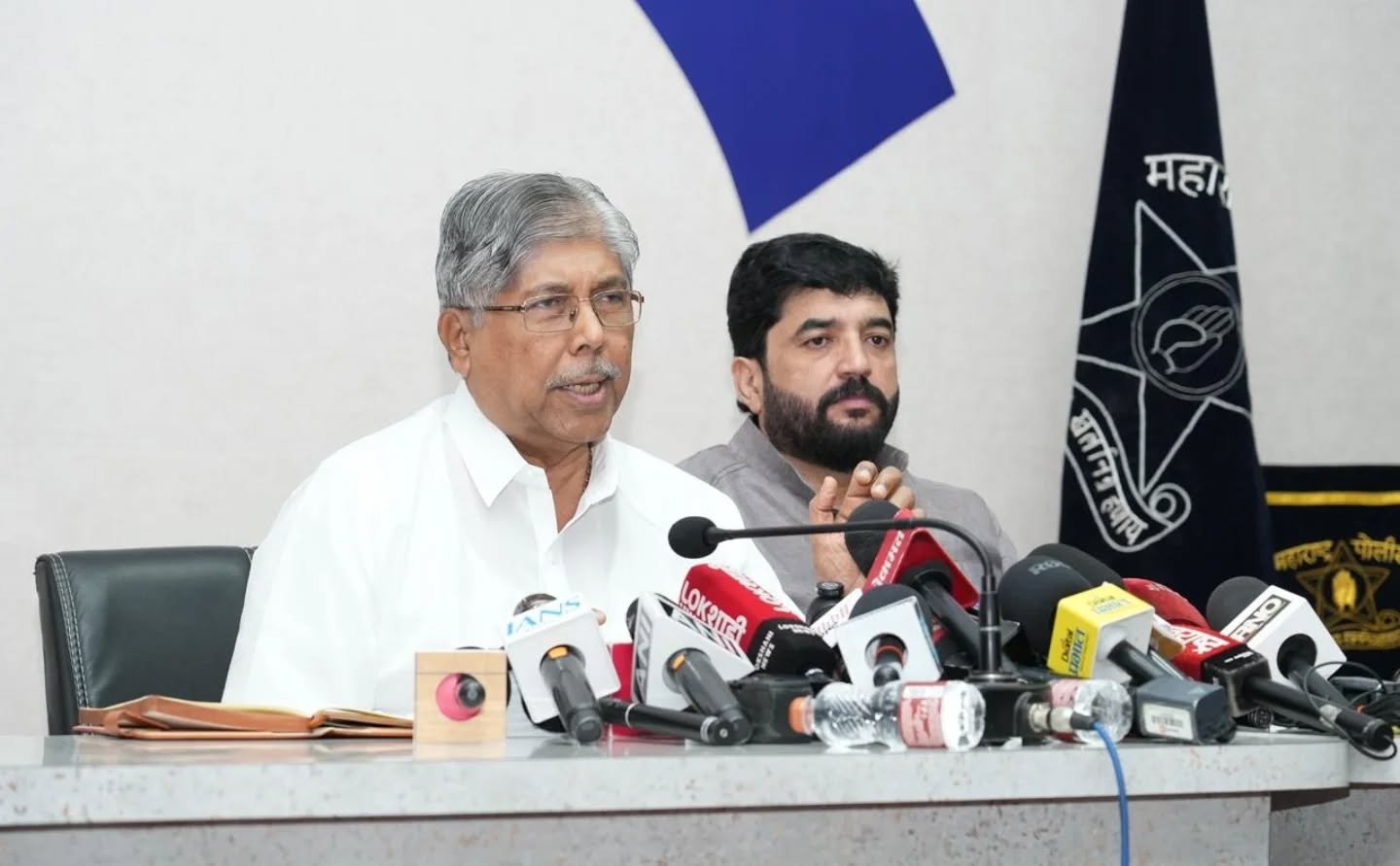 गुन्हेगारासोबत फोटो काढल्यामुळे त्या गुन्ह्यात आमचा सहभाग होत नाही – मंत्री चंद्रकांत पाटील*