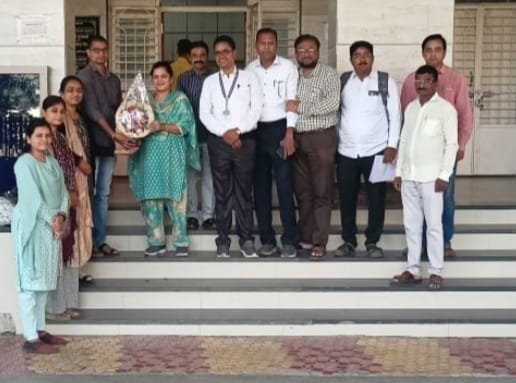 डॉ.वंदना भामरे राष्ट्रीय फुले पुरस्काराने सन्मानित*: