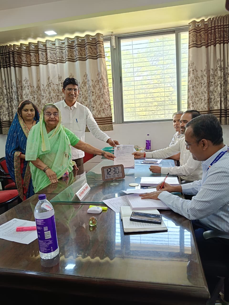 अमळनेर नगरपरिषद निवडणूक 2025 : रवि पाटील दाम्पत्याची अपक्ष व शहर विकास आघाडीमार्फत उमेदवारी दाखल