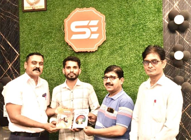 सत्यशोधक विचारांचा नवा प्रकाश: विधवा मातोश्रींच्या हस्ते ‘शाहू इंटरप्राईजेस होम डेकोर’ चे उद्घाटन