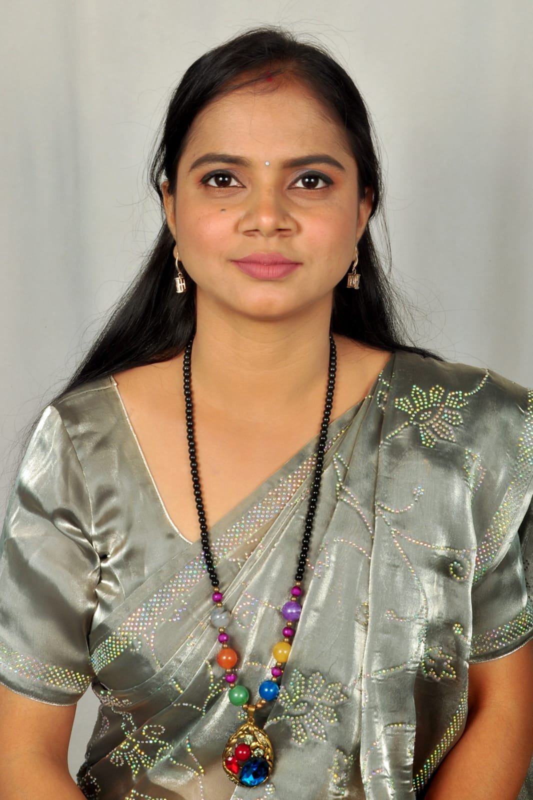 सिर्फ़ और सिर्फ़ जनसेवा के लिए.*  *अमलनेर नगर पालिका चुनाव में* *पूजा शिंदे / पूजा पंकज सिंधी दमदारी से चुनाव लड़ेंगी.*