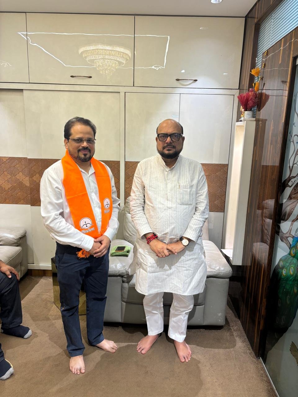 अमळनेर नगरपरिषद निवडणूक : अधिकृत शिवसेना शिंदे गटाच्या उमेदवाराचा पालकमंत्री यांची सदिच्छा भेट