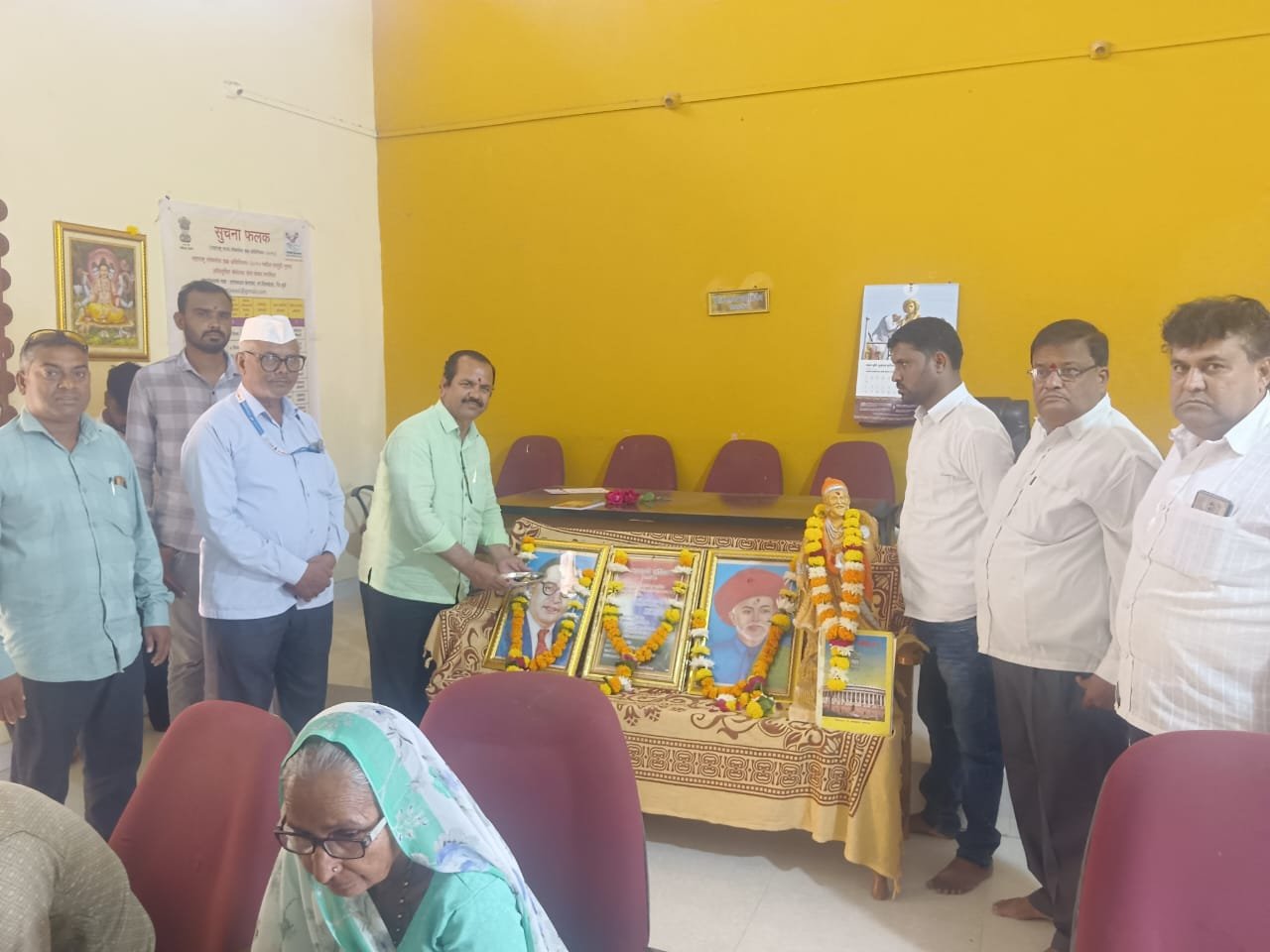 बेटावद : संविधान दिनानिमित्त रक्तदान शिबिरात ग्रामस्थांचा उत्स्फुर्त सहभाग