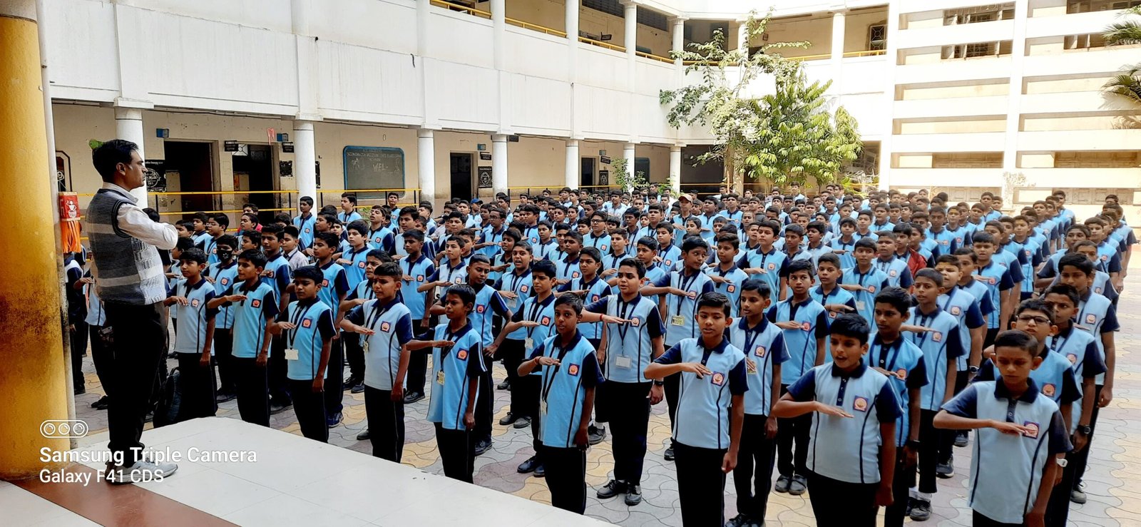 जळगावमध्ये संविधान मूल्य जागृतीचा उपक्रम : ए. टी. झांबरे विद्यालयात संविधान दिन उत्साहात