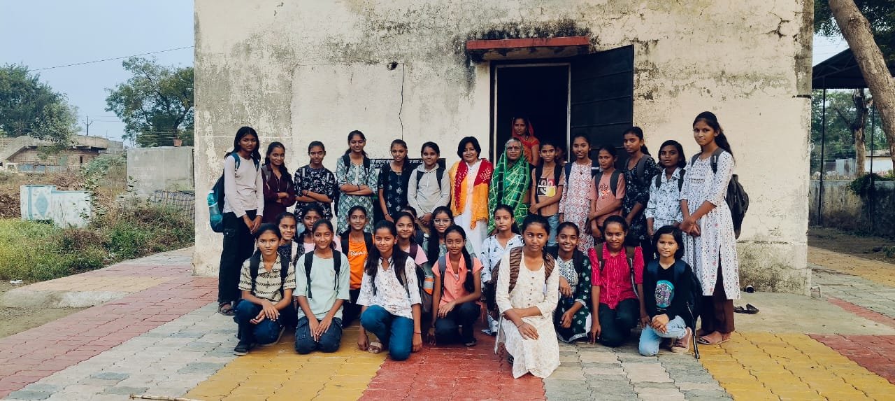 संविधान स्वीकृती दिन: महिलांच्या मतांचा सन्मान व अधिकाराची गाथा”