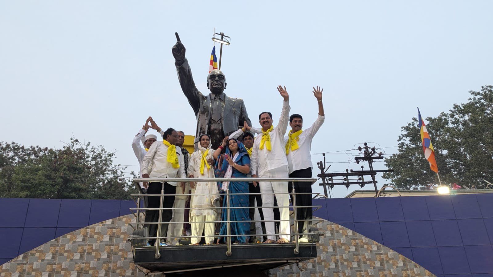 विकासाची त्रिसूत्री व नेत्यांच्या त्रिमूर्तीमुळे जितेंद्र ठाकूर यांचा विजयाचा मार्ग सुकर…  आघाडीच्या उमेदवारांना प्रचार दौऱ्यादरम्यान मिळतोय जनतेचा उदंड प्रतिसाद…