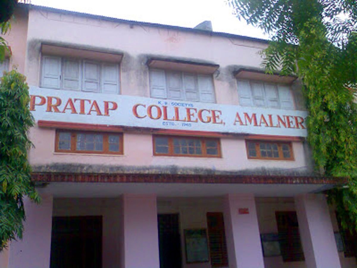 माघारीनंतर खानदेश शिक्षण मंडळाच्या निवडणुकीचे चित्र स्पष्ट  खानदेश शिक्षण मंडळ निवडणूक : सत्तासंघर्ष की गुणवत्तेची लढाई?