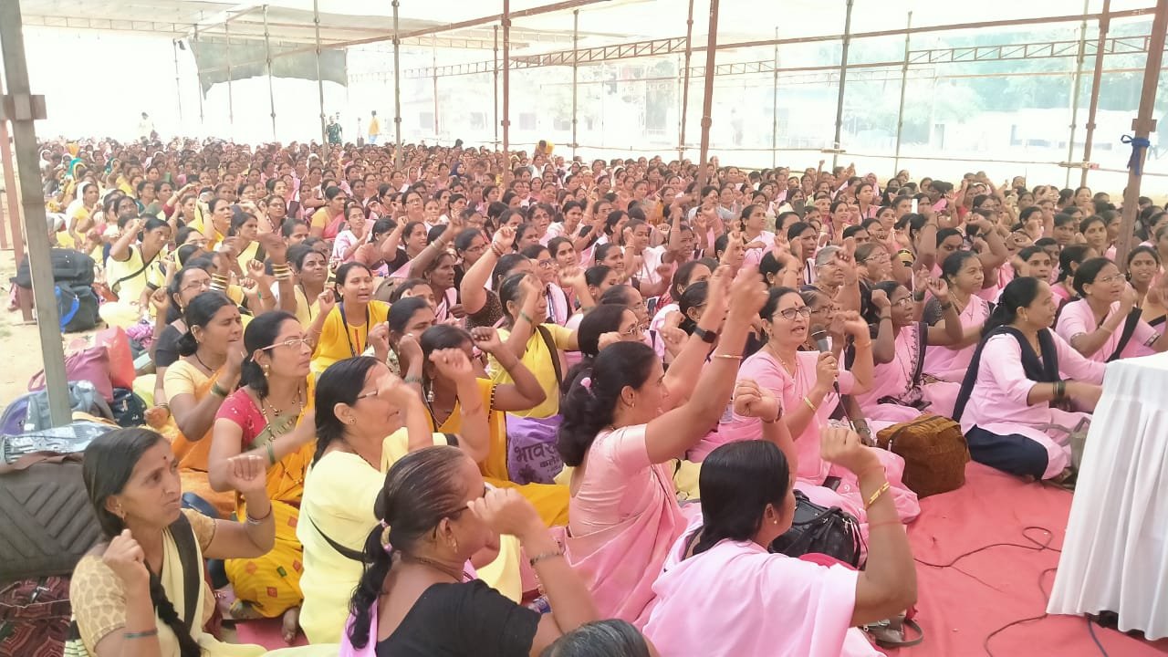 अंगणवाडी कर्मचाऱ्यांच्या प्रलंबित मागण्यांसाठी 13 डिसेंबरला नागपूरमध्ये राज्यव्यापी धरणे आंदोलन