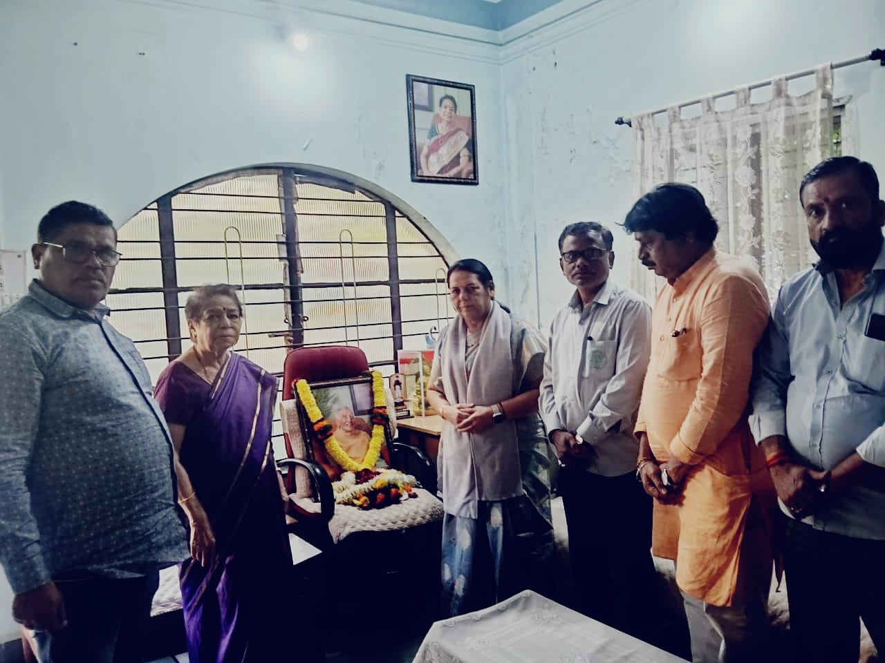 डॅा. बाबा आढावांचा वारसा थांबणार नाही; सामाजिक चळवळीत आम्ही खंबीरपणे सोबत!”*  *उपसभापती डॉ. नीलम गोऱ्हे यांची आढाव कुटुंबियांसमोर ग्वाही; सांत्वन भेटीत व्यक्त केला निर्धार*