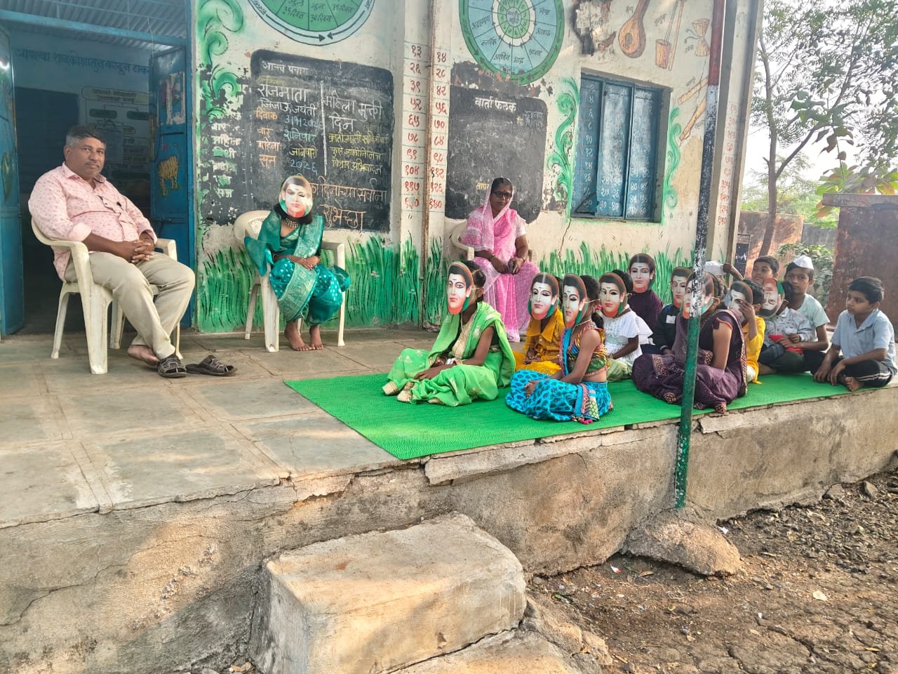 मुंगसे येथे सावित्रीबाई फुले व राजमाता जिजाऊ जयंती उत्साहात साजरी