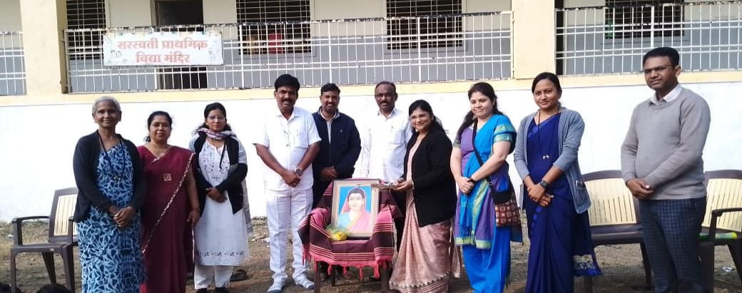 क्रांतीज्योती सावित्रीबाई लढल्या म्हणून महिला घडल्या. एकाच दिवशी शंभर महिलांच्या व्याख्यानाने क्रांतीज्योती सावित्रीबाईंना अभिवादन. युवा कल्याण प्रतिष्ठान, अंमळनेर चा अभिनव उपक्रम.