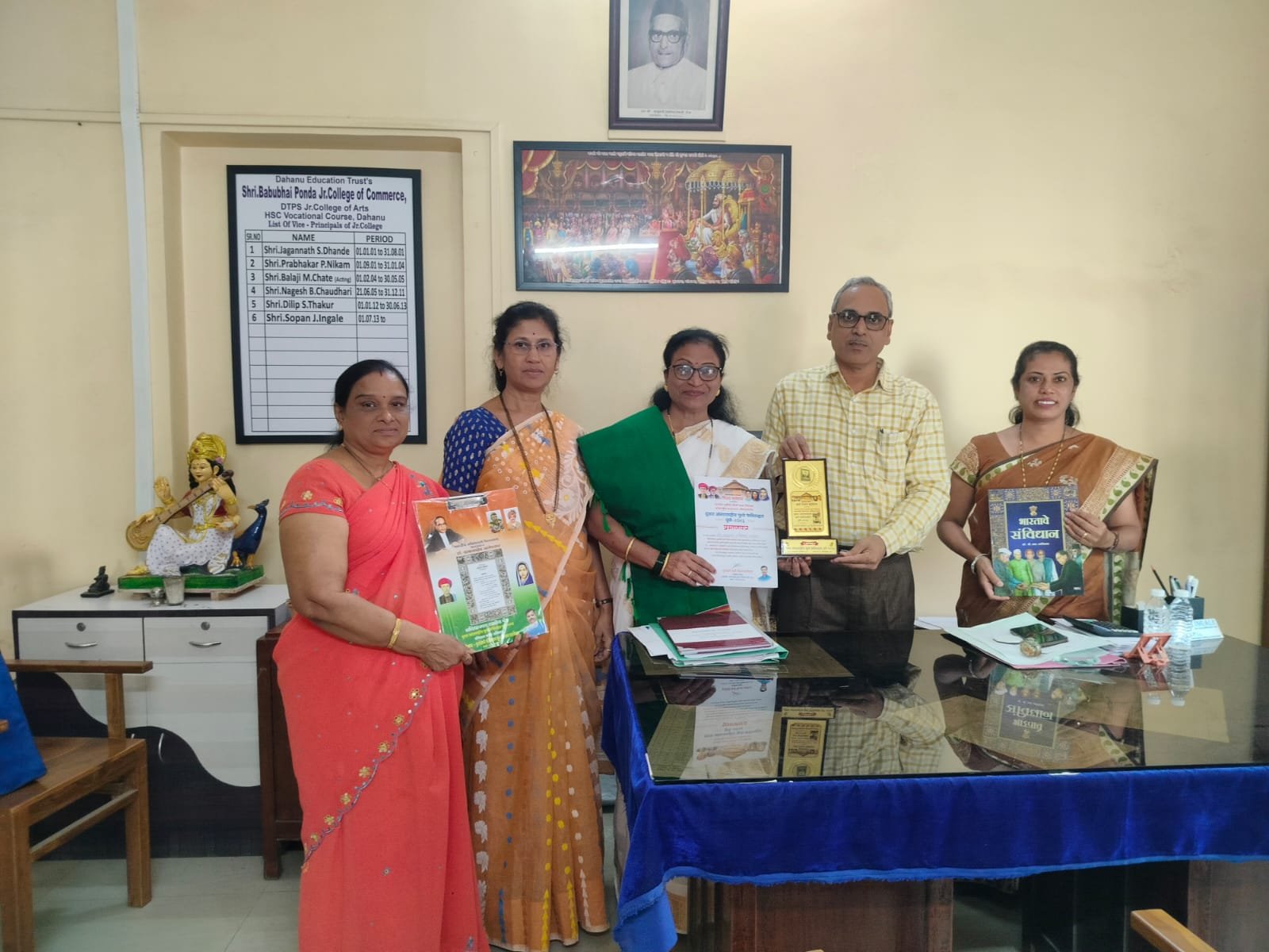 दुसऱ्या आंतरराष्ट्रीय फुले फेस्टिव्हल २०२६ मध्ये अनुपमा जाधव यांना अध्यक्षपदाचा मान; ‘माय सावित्री’ कवितेने रसिक मंत्रमुग्ध