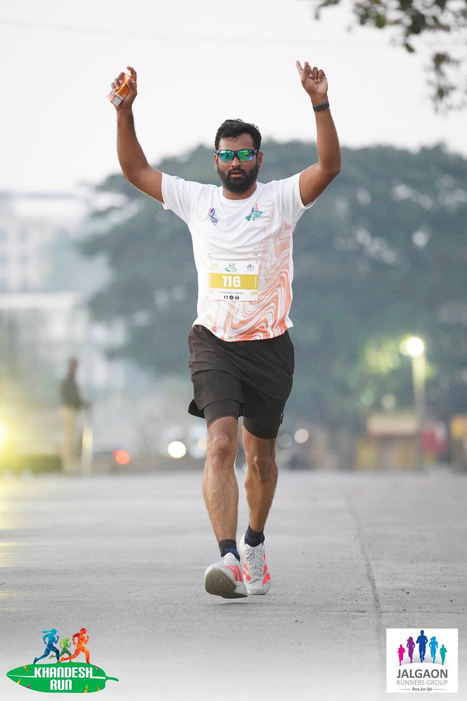 शिक्षक ते नॅशनल रनर : अँड. चंद्रभान पाटील यांची जिद्दीची ४२ किलोमीटरची झेप!