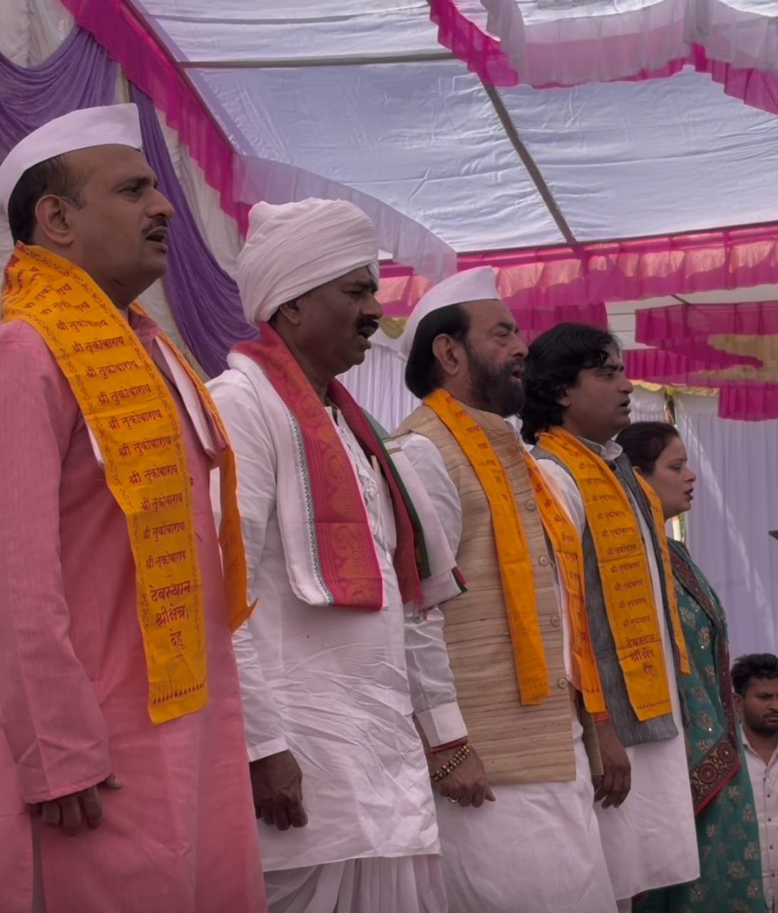 राष्ट्रजागरणाचा दीप प्रज्वलित! धार गावात क्रांतिकारी शहीदांच्या वंशजांचा भव्य सन्मान सोहळा संपन्न