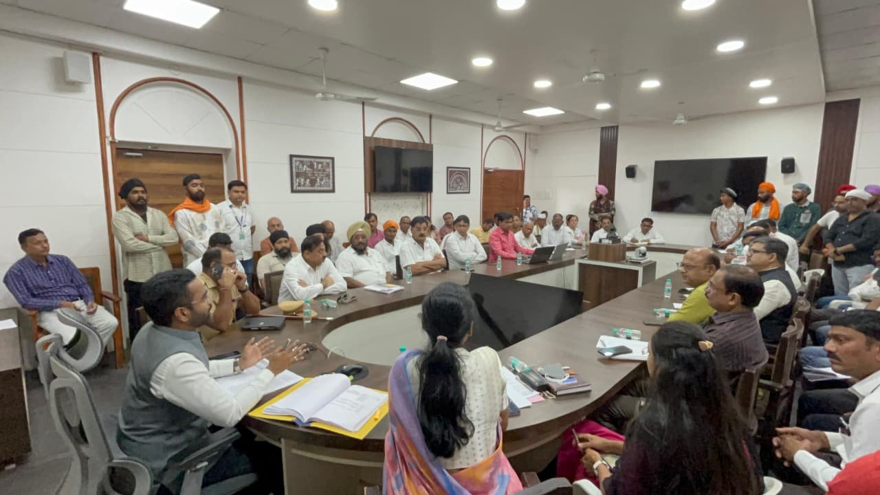 भारतीय प्रजासत्ताक दिन कार्यक्रम पूर्वतयारीबाबत जिल्हाधिकारी रोहन घुगे यांच्या अध्यक्षतेखाली बैठक संपन्न