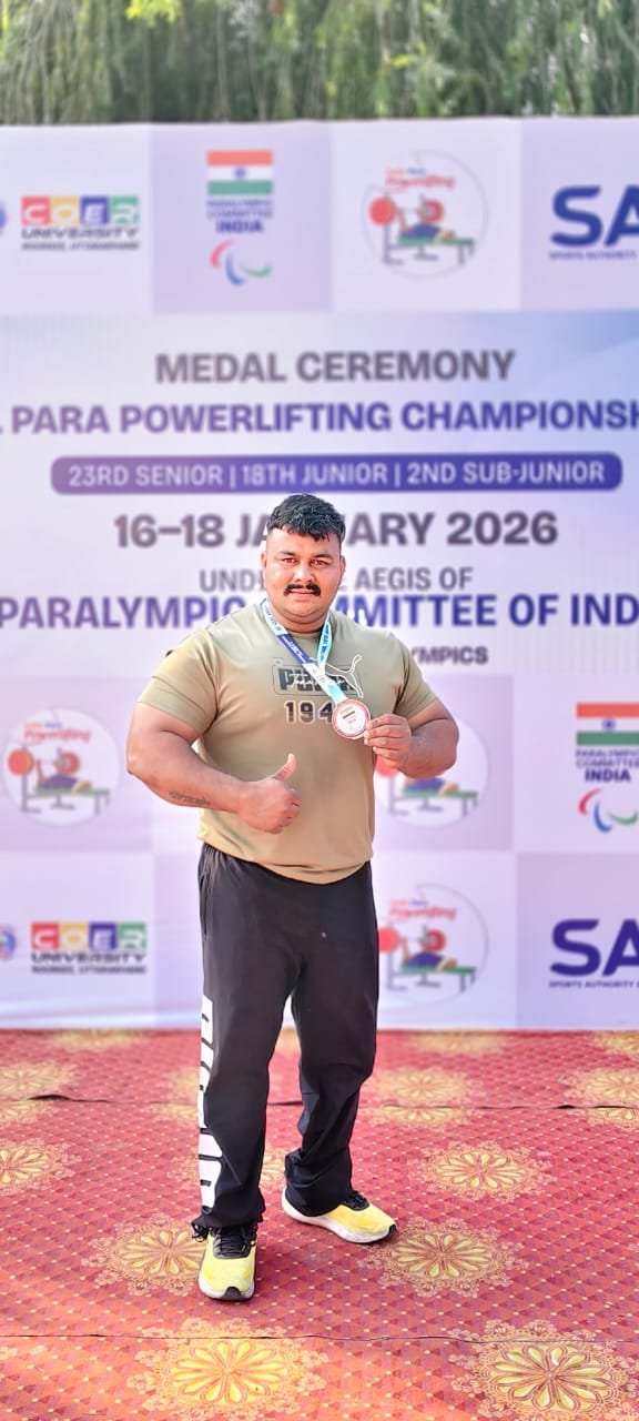 अमळनेरच्या दिनेश बागडेंना राष्ट्रीय पॅरा पॉवरलिफ्टिंग स्पर्धेत रौप्य पदक