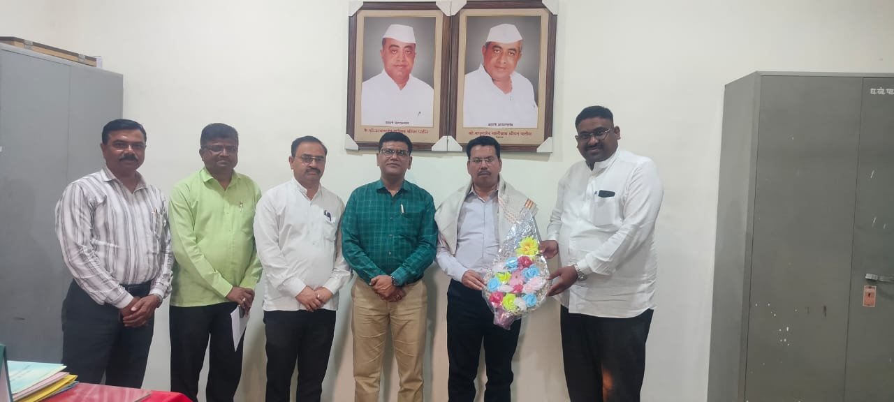 आडगाव शाळेला तालुकास्तरीय मुल्यमापन अधिकारी समितीची भेट