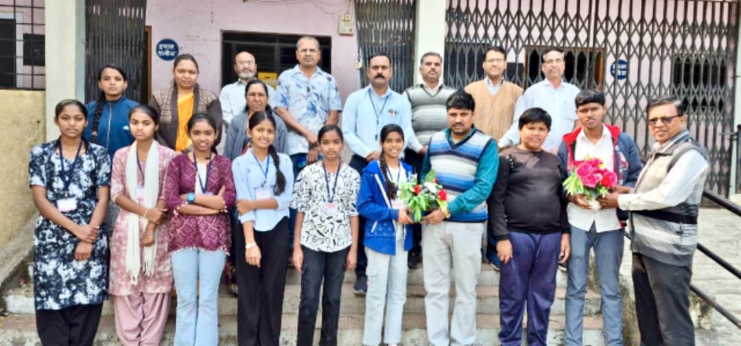 महात्मा फुले हायस्कूल येथे गुरु तेग बहादूरजी यांना अभिवादन !…