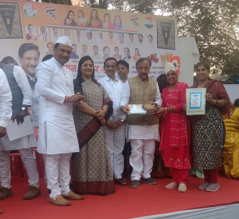 शिक्षिका आरती मयूर बागुल यांना ‘सावित्रीबाई फुले शिक्षिका – २०२५’ पुरस्काराने सन्मानित