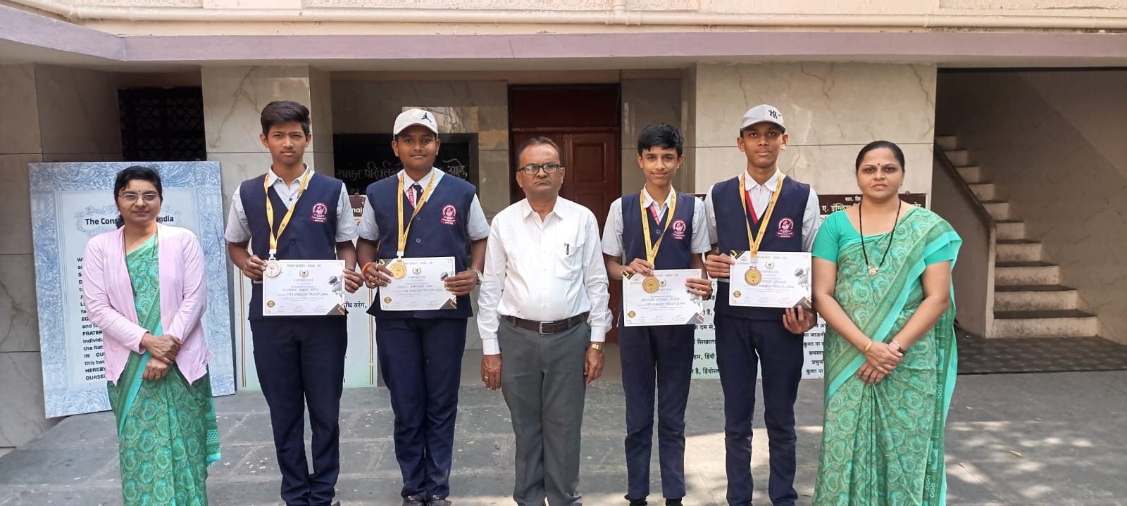 चौघेही विद्यार्थी यशस्वी! रोबो क्वेस्ट राज्यस्तरीय स्पर्धेत पी.बी.ए. शाळेचा मान उंचावला