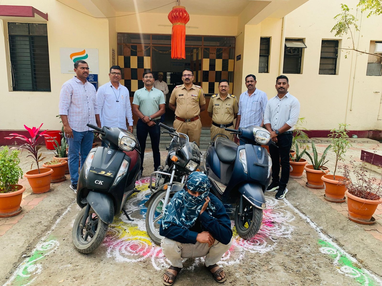 अमळनेर पोलिसांची मोठी कारवाई : मोटारसायकल चोर अटकेत, १.३० लाखांचा मुद्देमाल जप्त