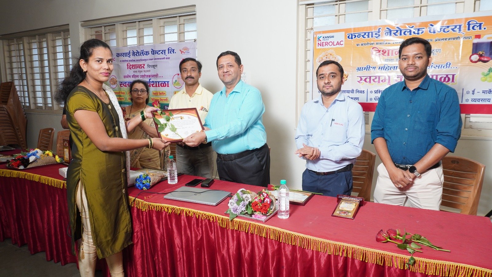 स्वयममधून उमटली लक्ष्मीची पाऊले!* *ग्रामीण महिला उद्योजकतेसाठी नेरोलॅकचे सामाजिक उत्तरदायित्व  *उपक्रम अंमलबजावणी संस्था दिशान्तर