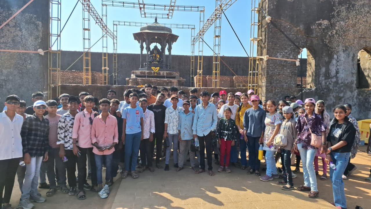 कोकण दर्शन शैक्षणिक सहलीने बालाजी विद्यालयाचे विद्यार्थी झाले उल्हासित