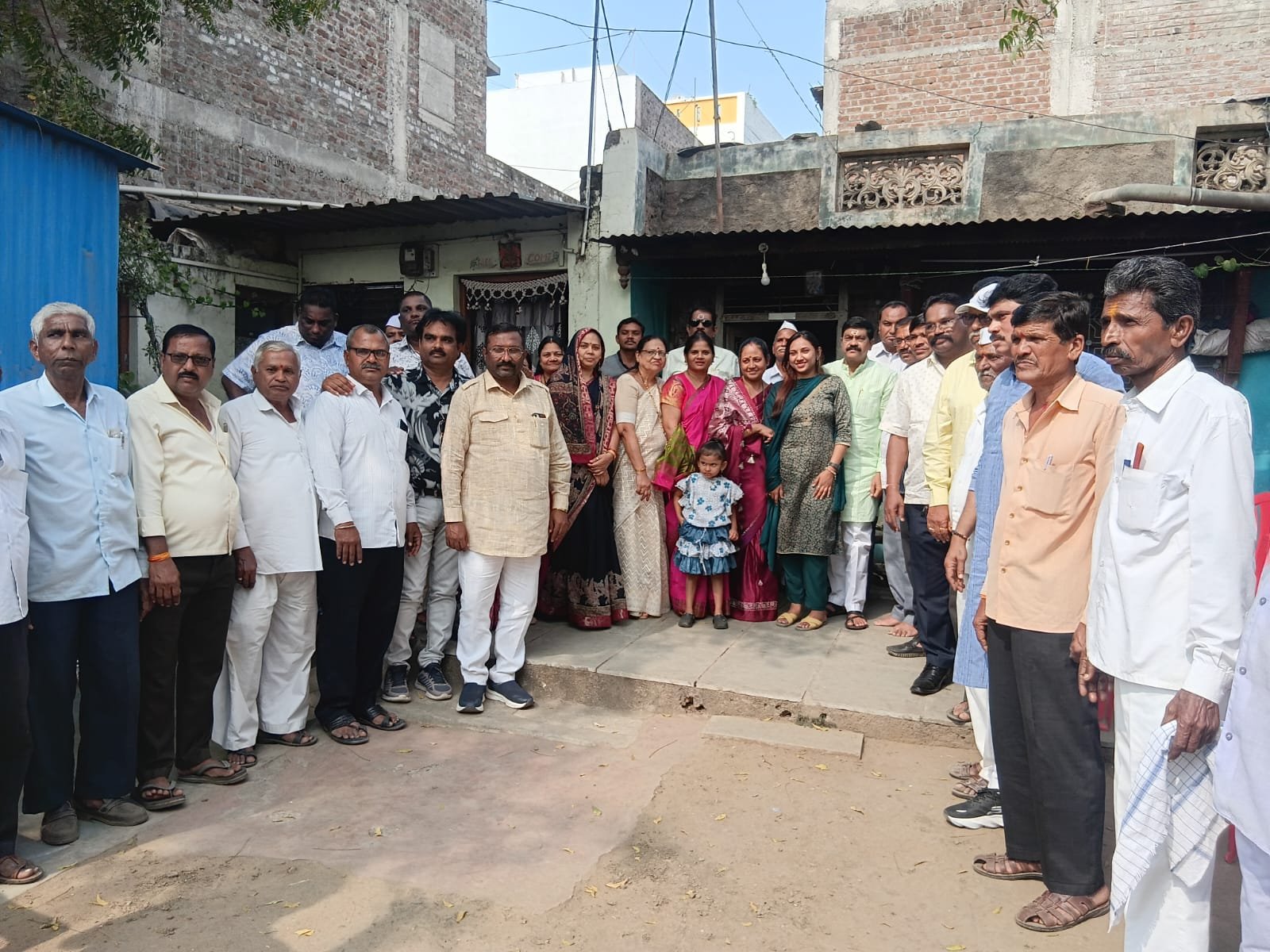 दहिवदच्या हेमांगी सोनवणे व ऐश्वर्या सोनवणे यांचा नगरसेवकपदी विजय; दहिवद विकास मंचतर्फे गौरवपूर्ण सत्कार