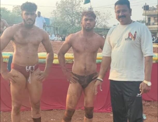 भुसावळच्या आखाड्यात अमळनेरचा मान उंचावला; पवन शिंपीची सलामी कुस्ती गाजली